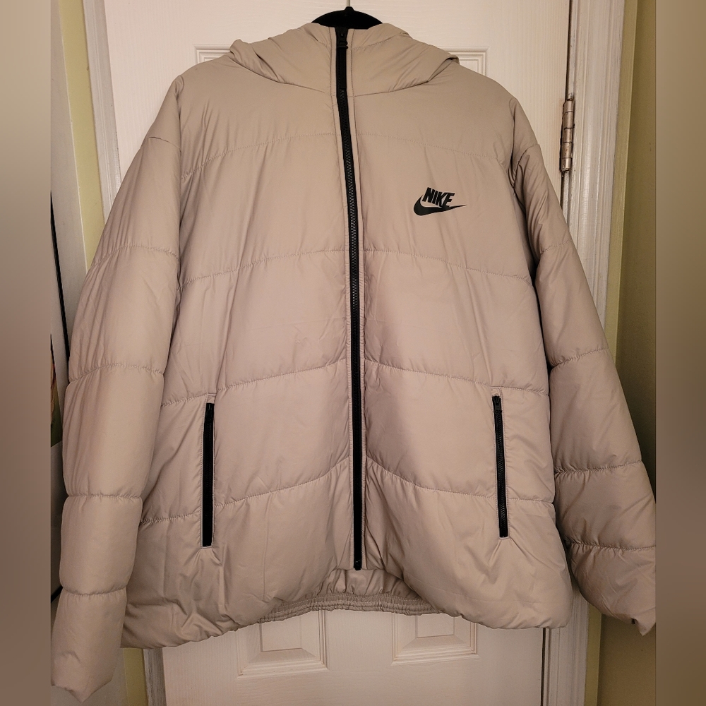 NWT Women's Plus Size Nike Puffer Jacket